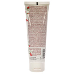Fresh Sugar Strawberry exfoliating face wash ingredients white sugar close-up illustrates gentle exfoliation.