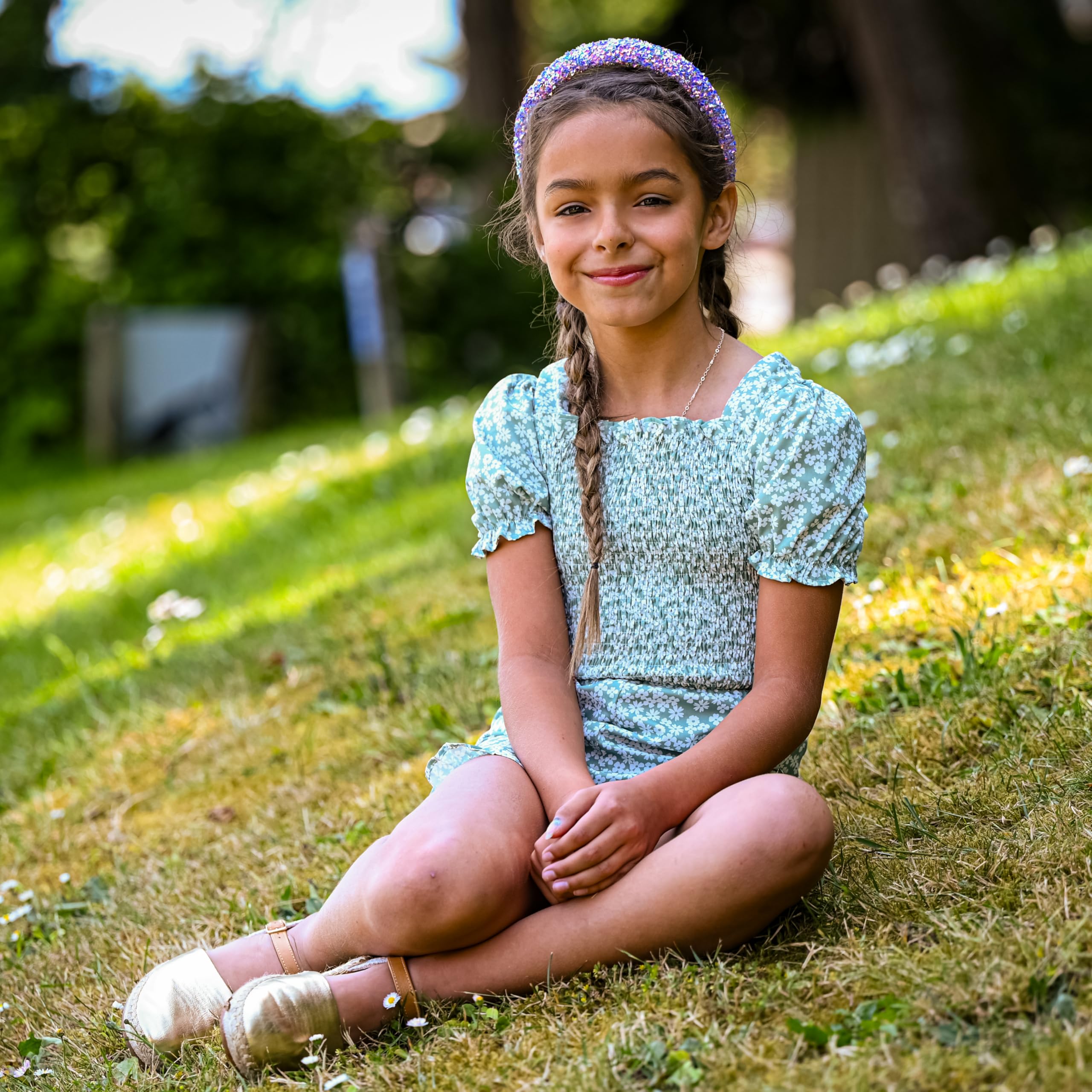 FROG SAC headbands for everyday outfits add subtle sparkle and confidence