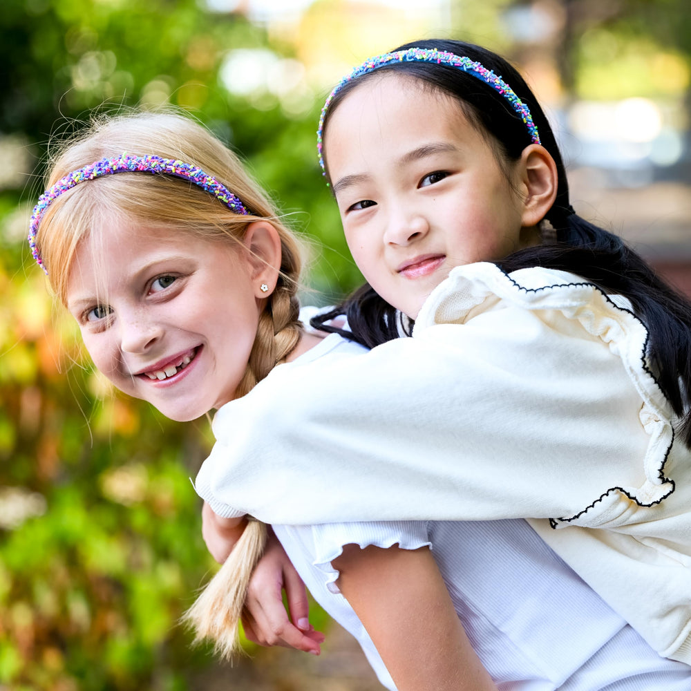 FROG SAC non-slip velvet lining closeup reduces slipping during active play.