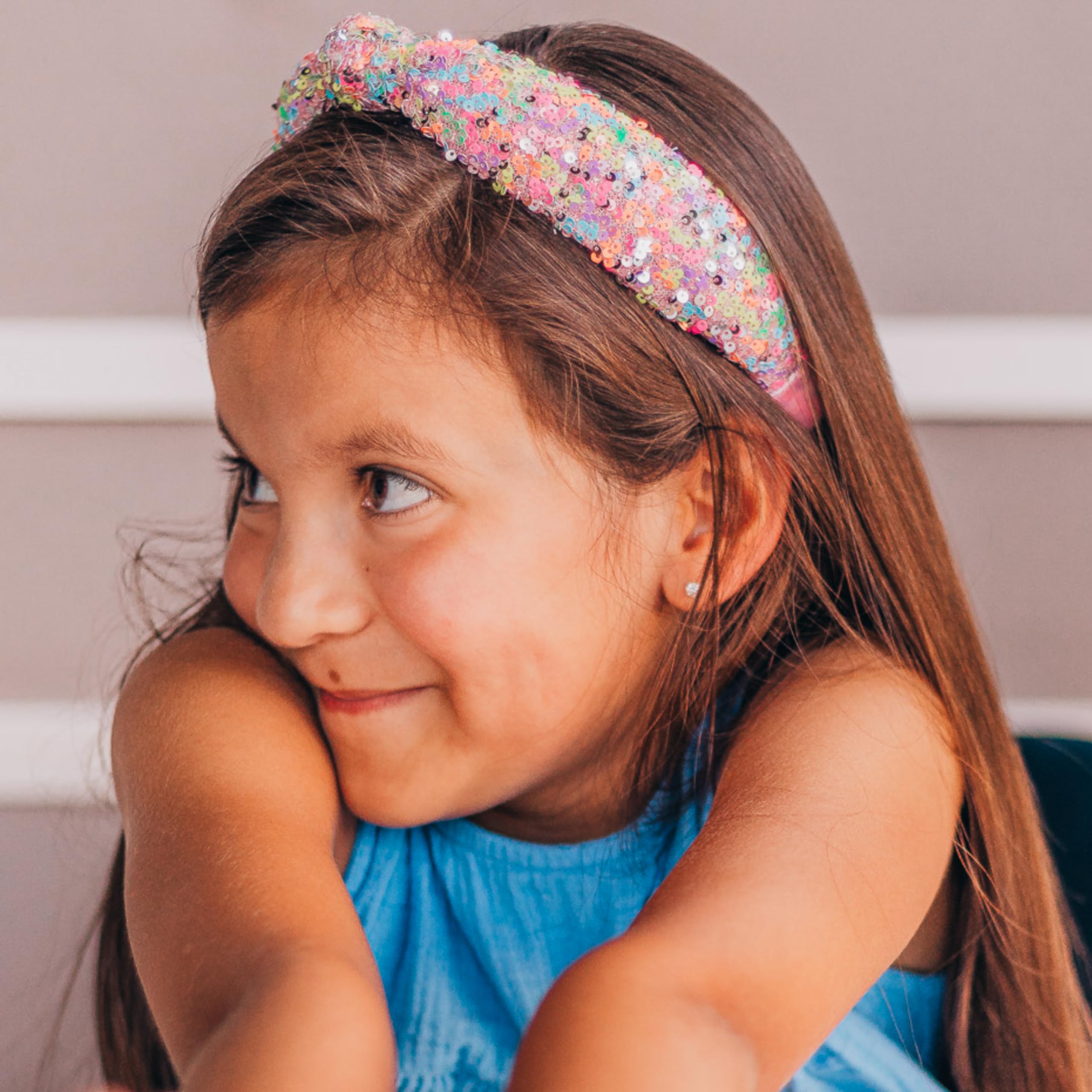 FROG SAC Knotted headband on child at school or play