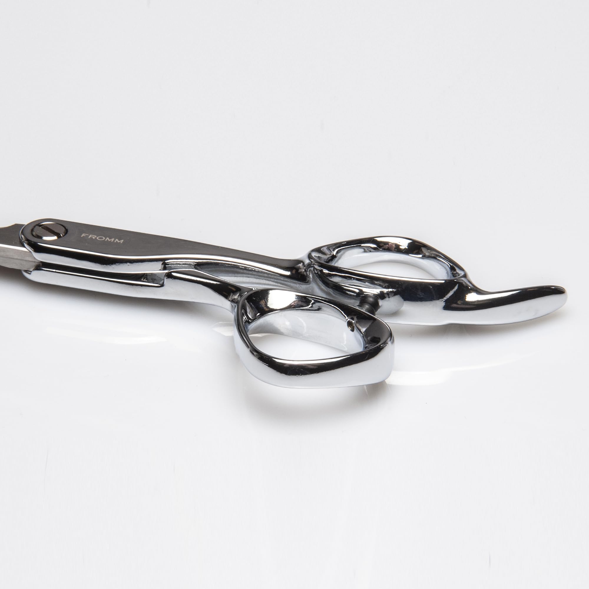 Fromm Professional Explore texturizing teeth close-up showing microserration for even hair distribution