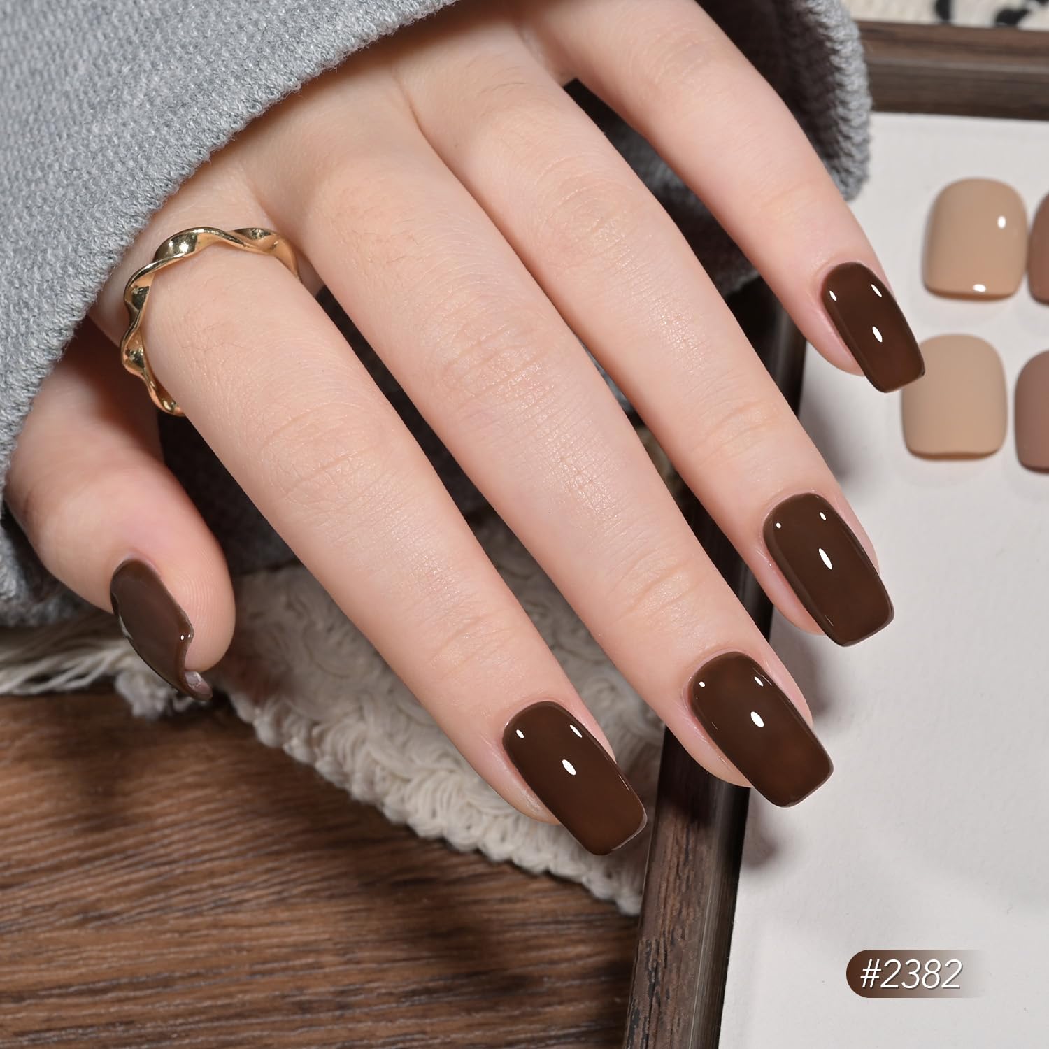 GAOY gel polish brush applying color for even, quick cure