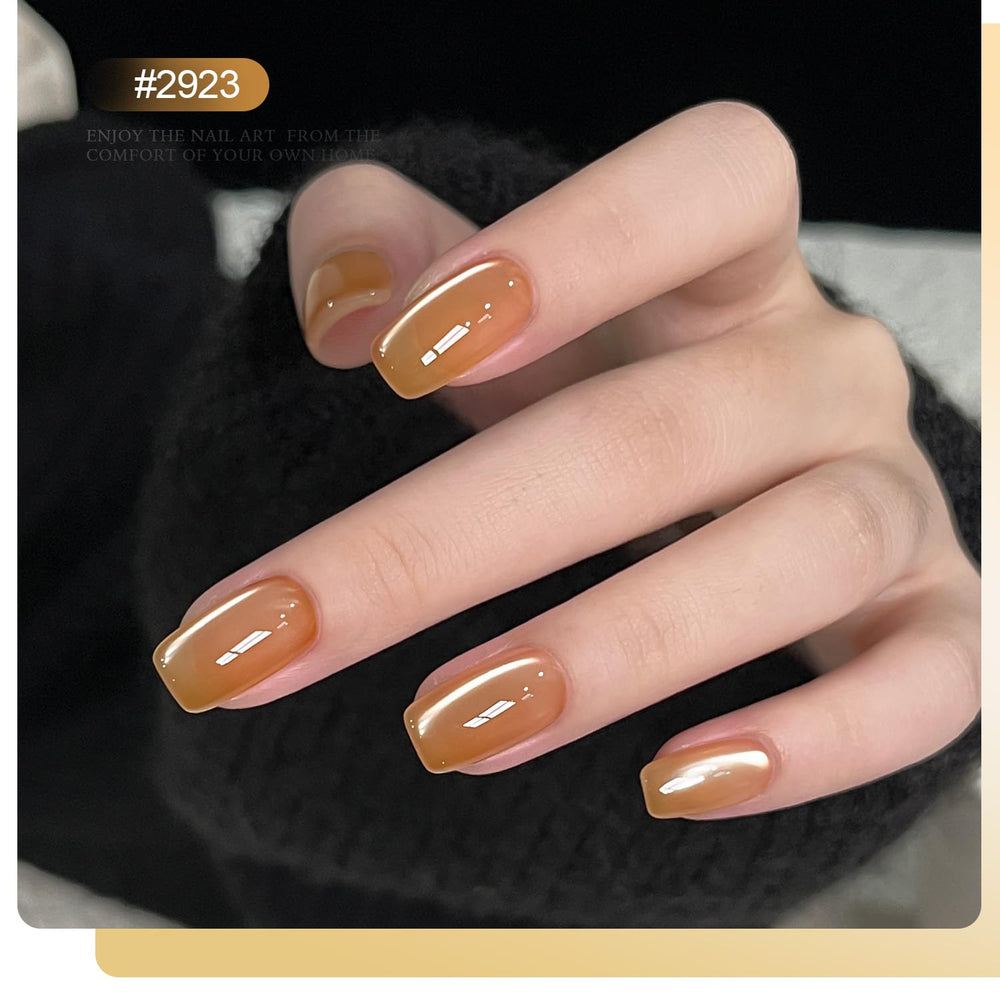 GAOY Green glitter gel polish delivers vibrant shimmer for lively manicures.