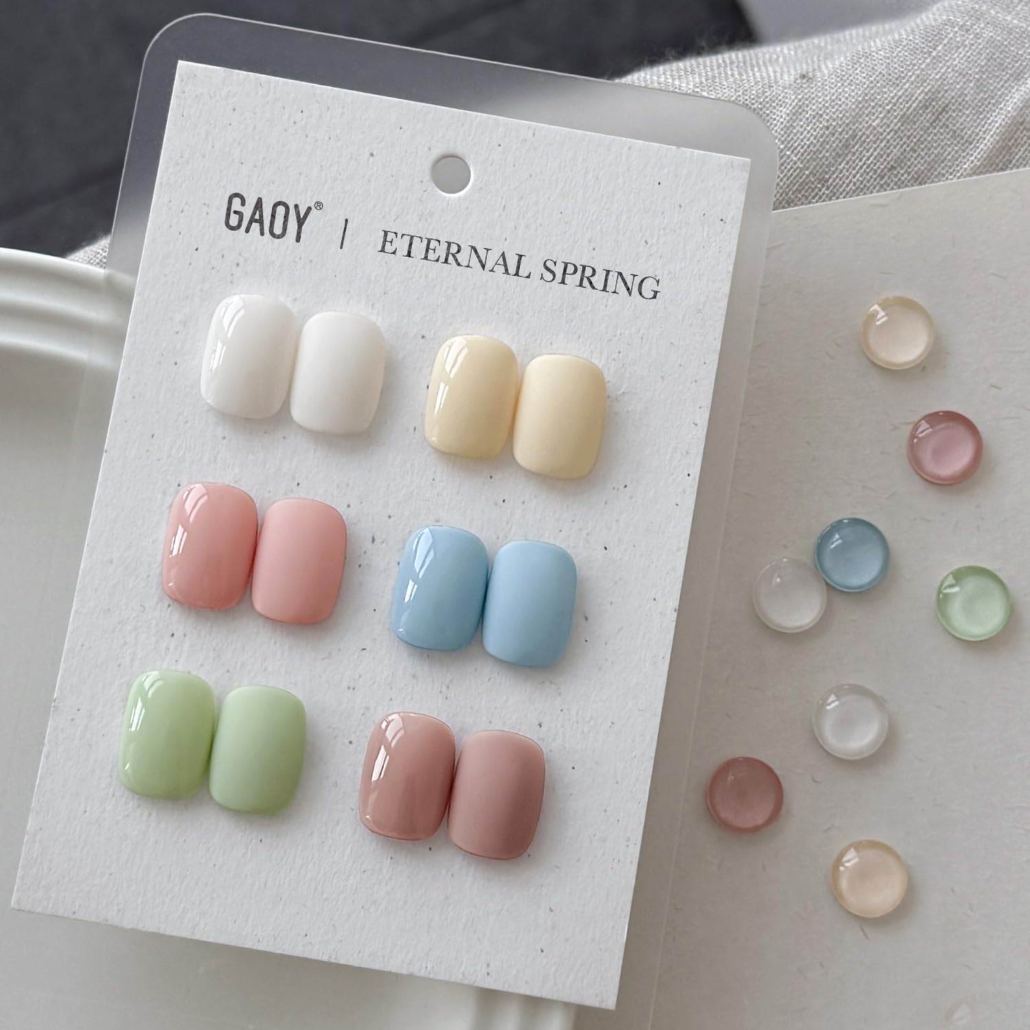 GAOY pastel spring green gel bottle delivering vibrant color