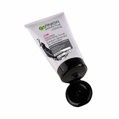 Garnier SkinActive Charcoal Scrub pores close-up demonstrates pore-tightening effect.