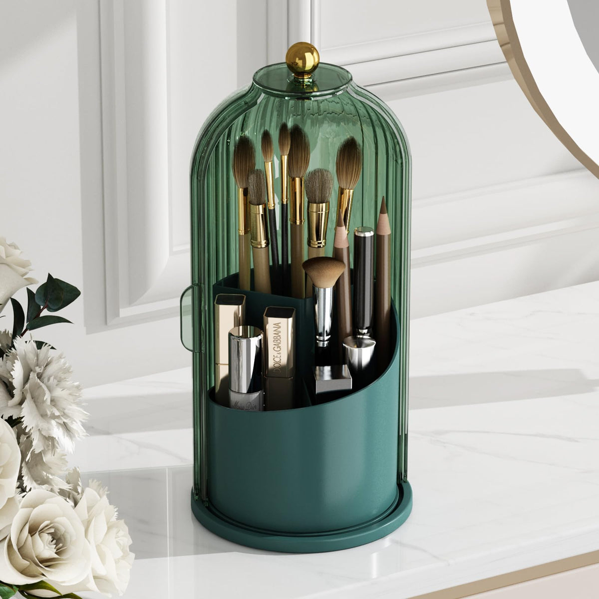 GAXmi makeup brush holder with lid keeps brushes dust-free and organized at your vanity.