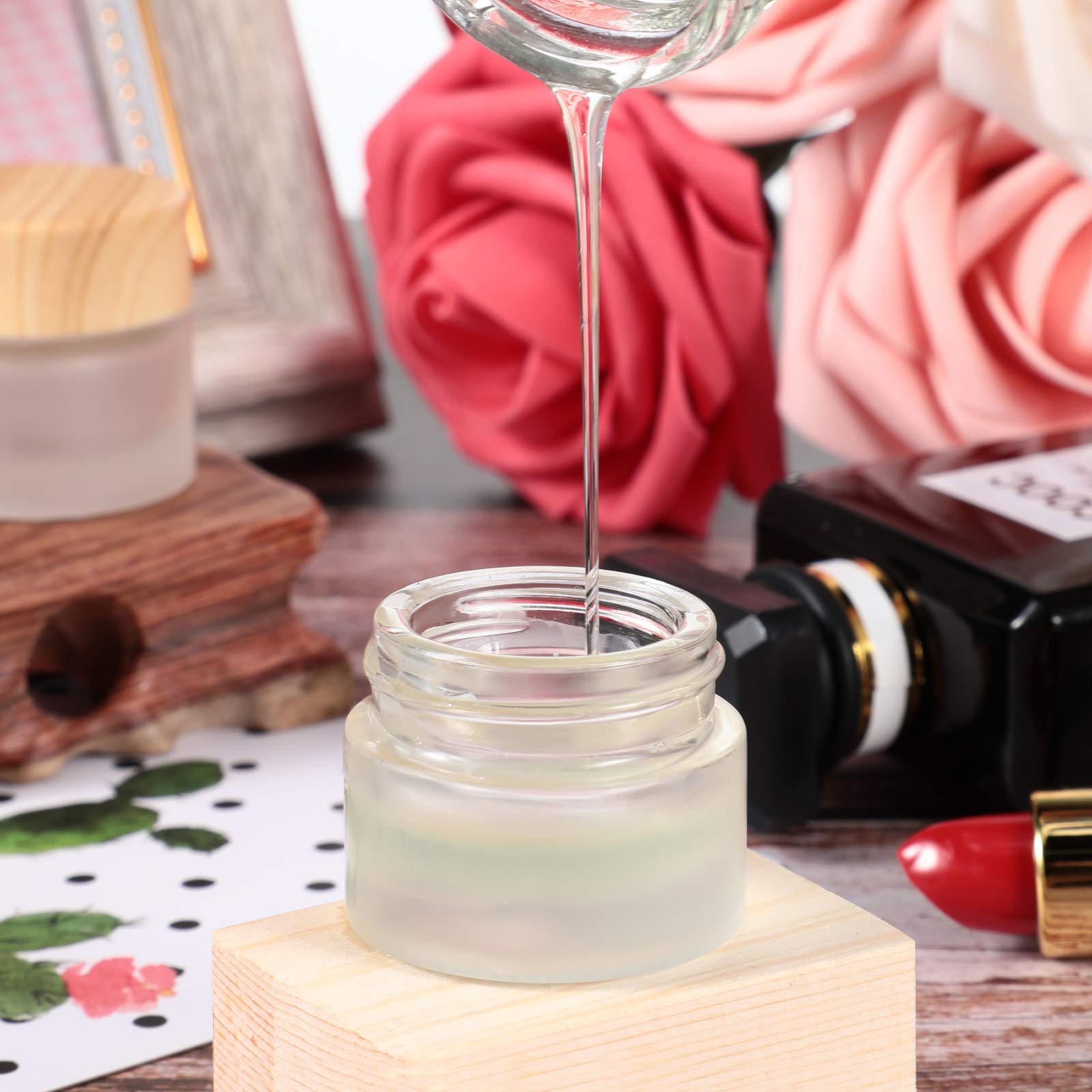 Geiserailie glass cream jars with anti-drip cap prevent spills.
