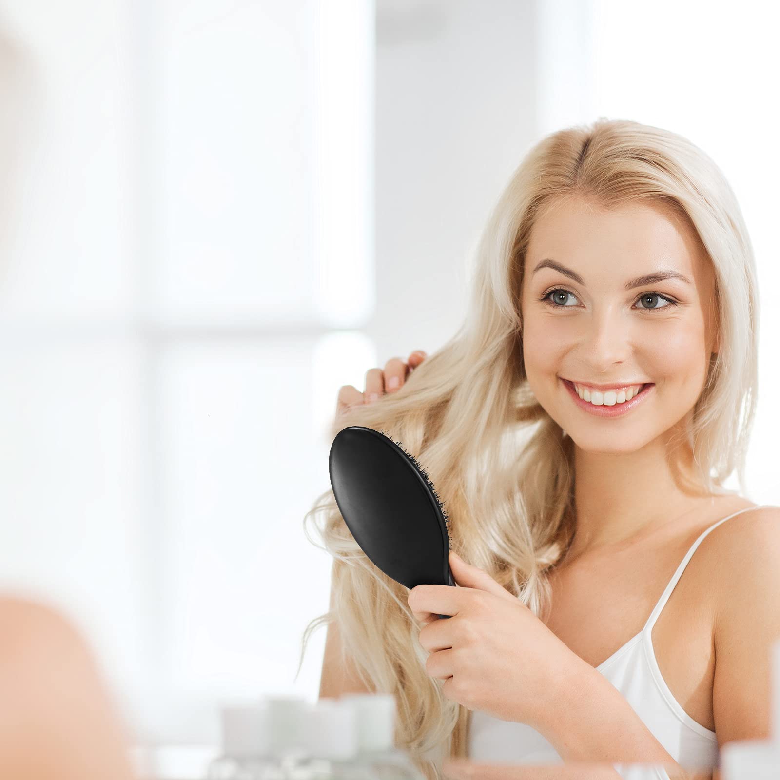 Geiserailie hair brush with comfortable grip handle for shower use