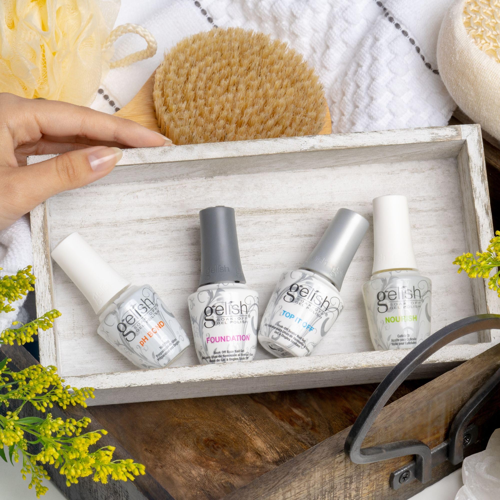Gelish Top It Off Sealer Gel delivers a glossy, chip-free finish.
