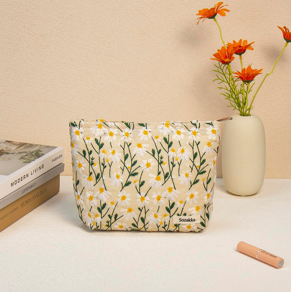 Getgto purse-style cosmetic pouch—gift-worthy and stylish for everyday carry.