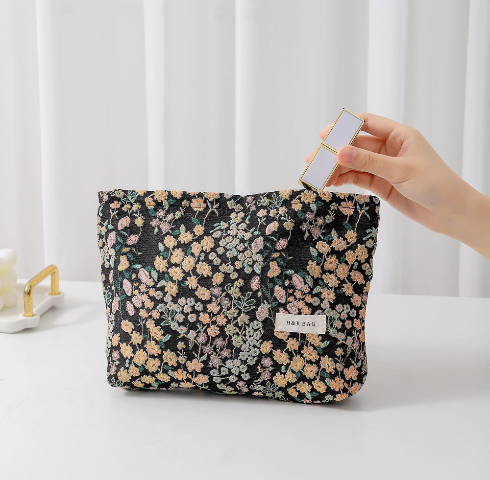 getgto versatile cosmetic bag suits pencils, brushes, and travel essentials