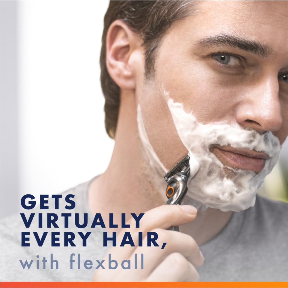 Gillette ProGlide refills microcomb guiding hairs for an even finish