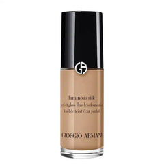 Giorgio Armani Luminous Silk Foundation bottle close-up for natural glow and flawless complexion.