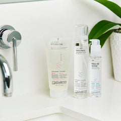 GIOVANNI LA Hold Styling Gel curly hair definition and shine.