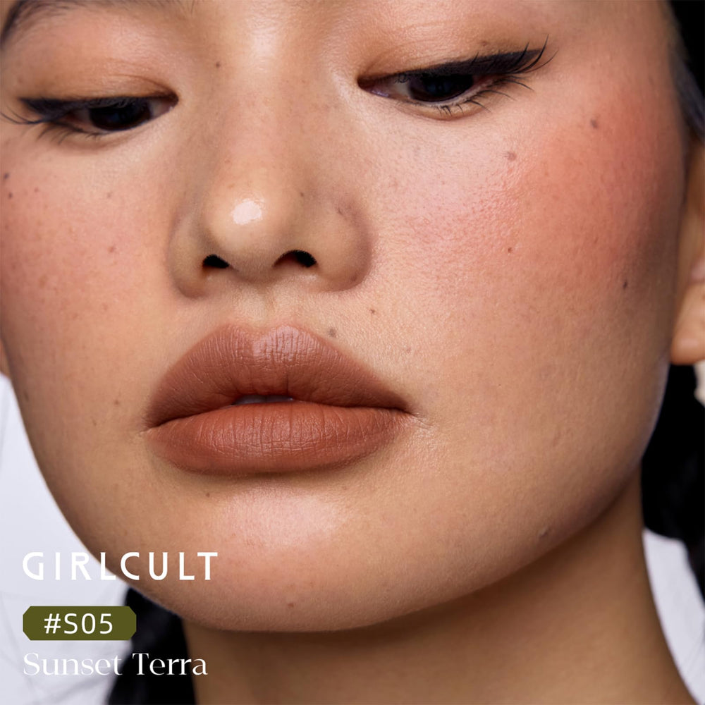 GIRLCULT Matte Lipstick S05 applied on lips delivering velvet finish