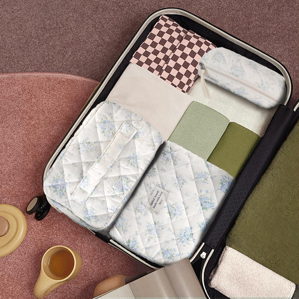 GISMTR kawaii design quilted makeup bag for daily use.