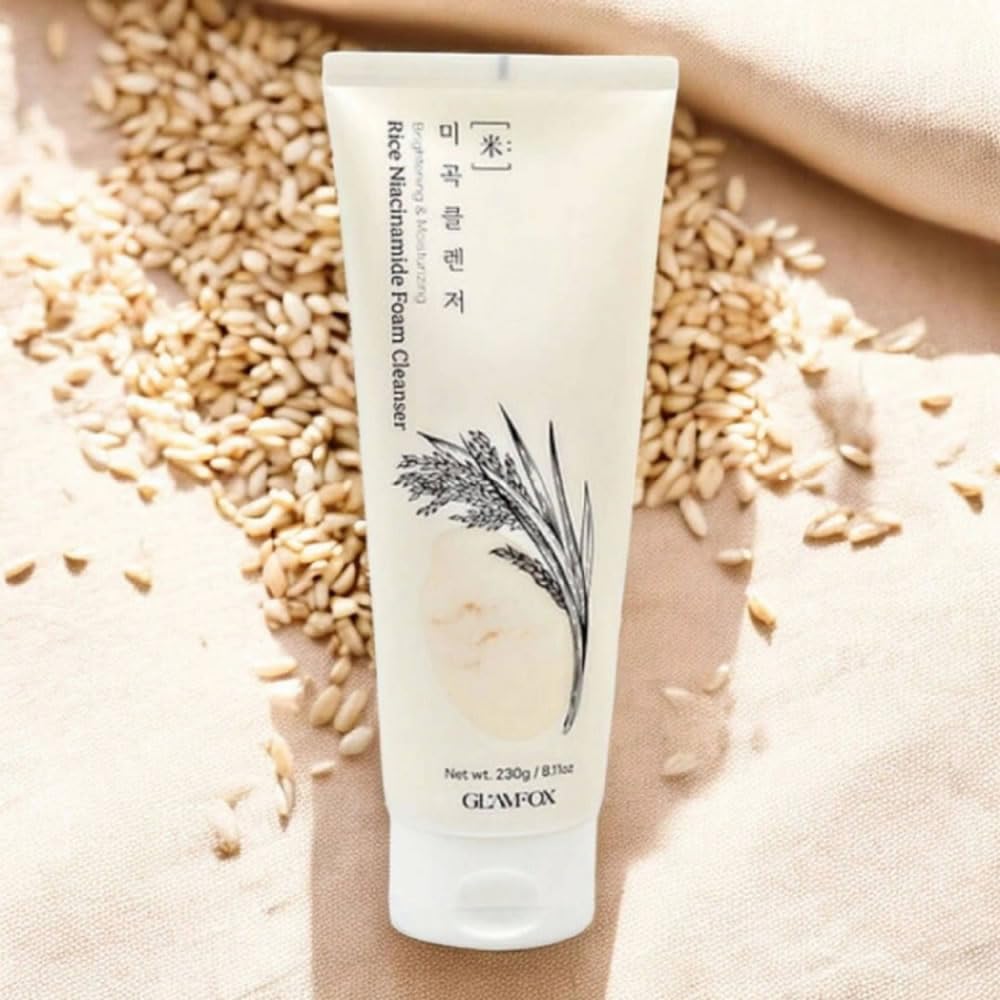 Glamfox Rice Niacinamide Foam Cleanser ingredients vial spotlights rice bran water and fermented rice filtrate.