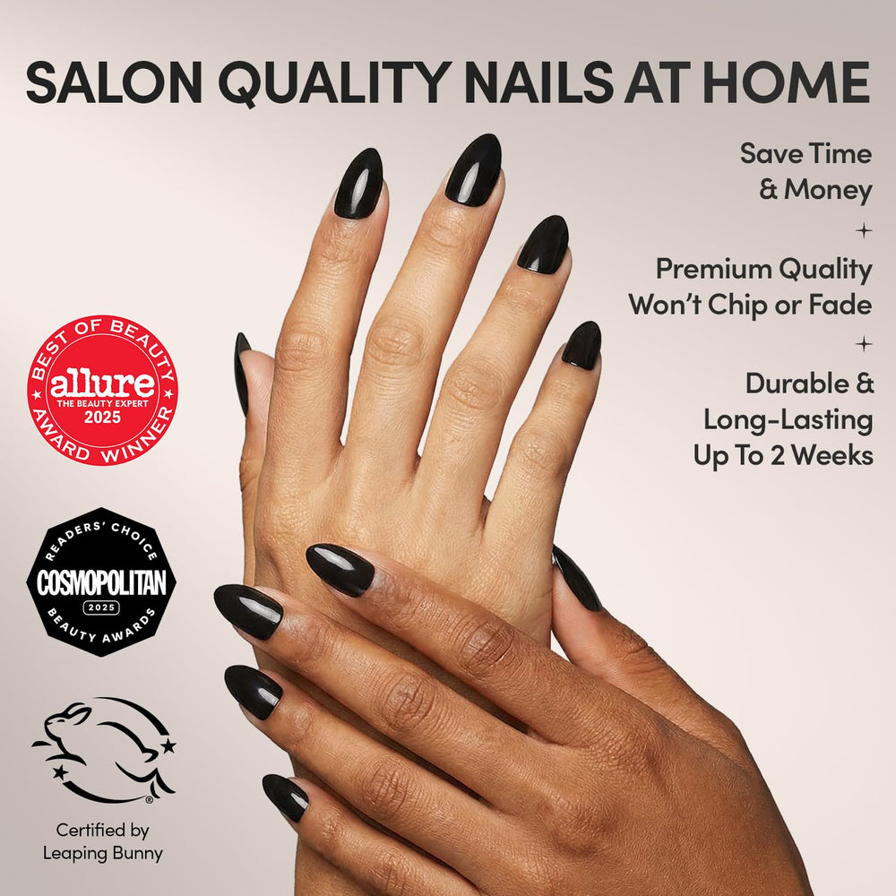 Uñas postizas Glamnetic Boba negras opacas con ajuste cómodo.