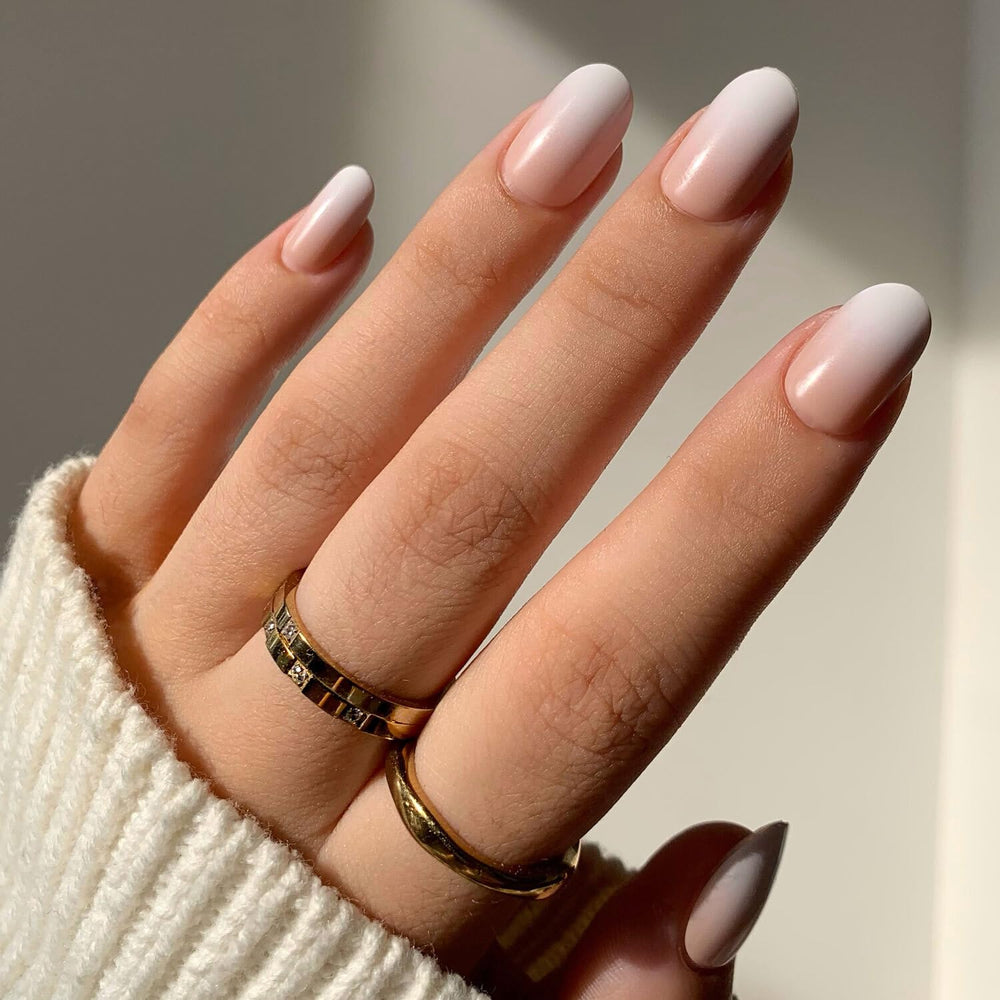 Glamnetic Creamer: uñas postizas con acabado UV para un look natural y duradero.