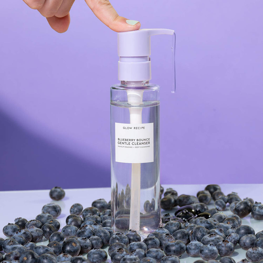 Glow Recipe Blueberry Bounce 5-minute mask application on skin supports clarifying benefits