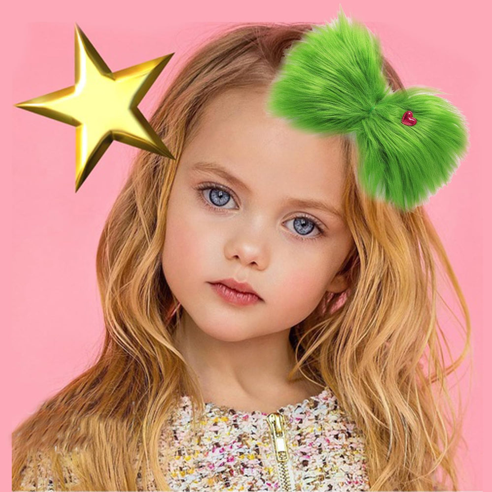 Glynisyz green gloves costume accessory to complete festive outfits.