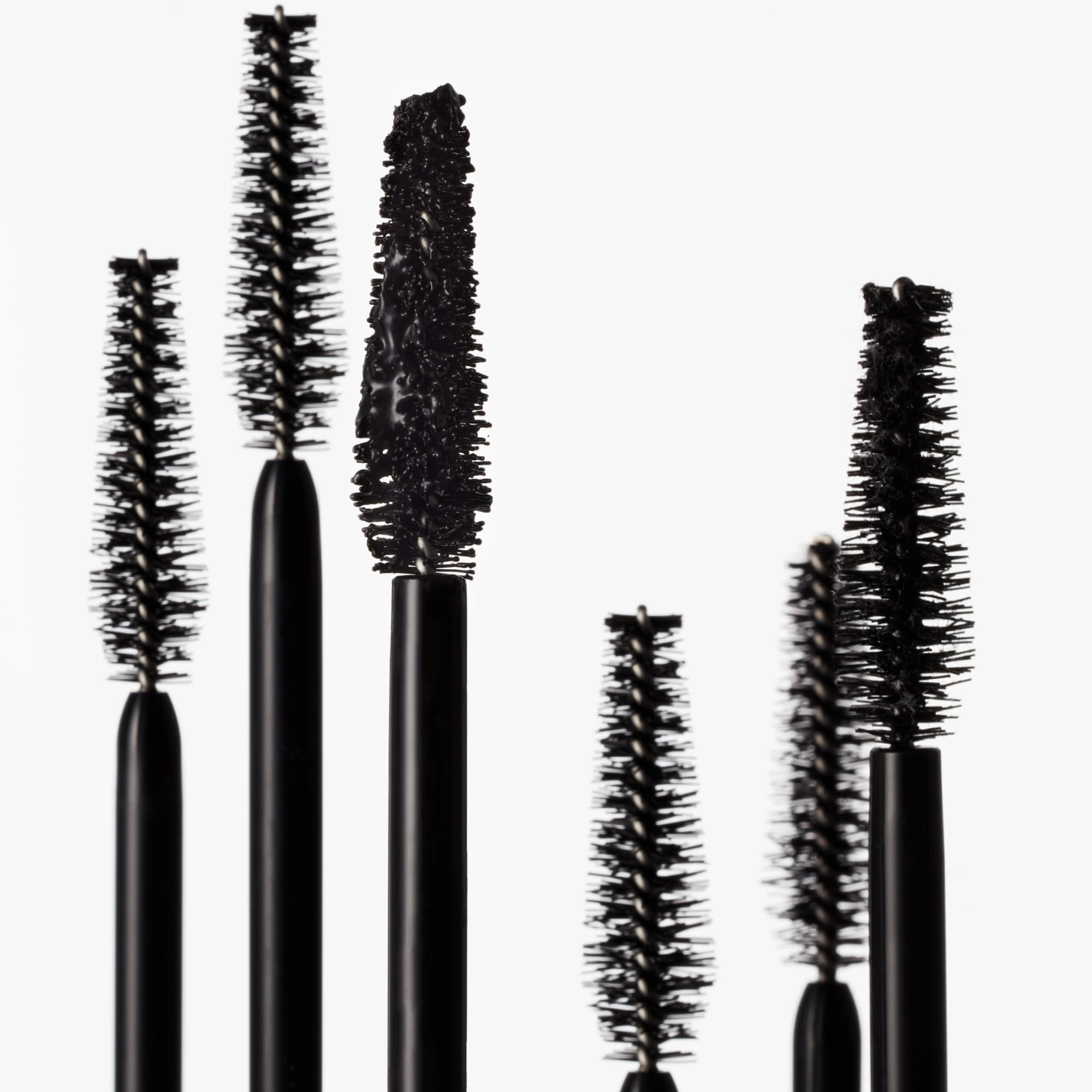 goop Featherlash ingredient panel with Widelash and microalgae benefits