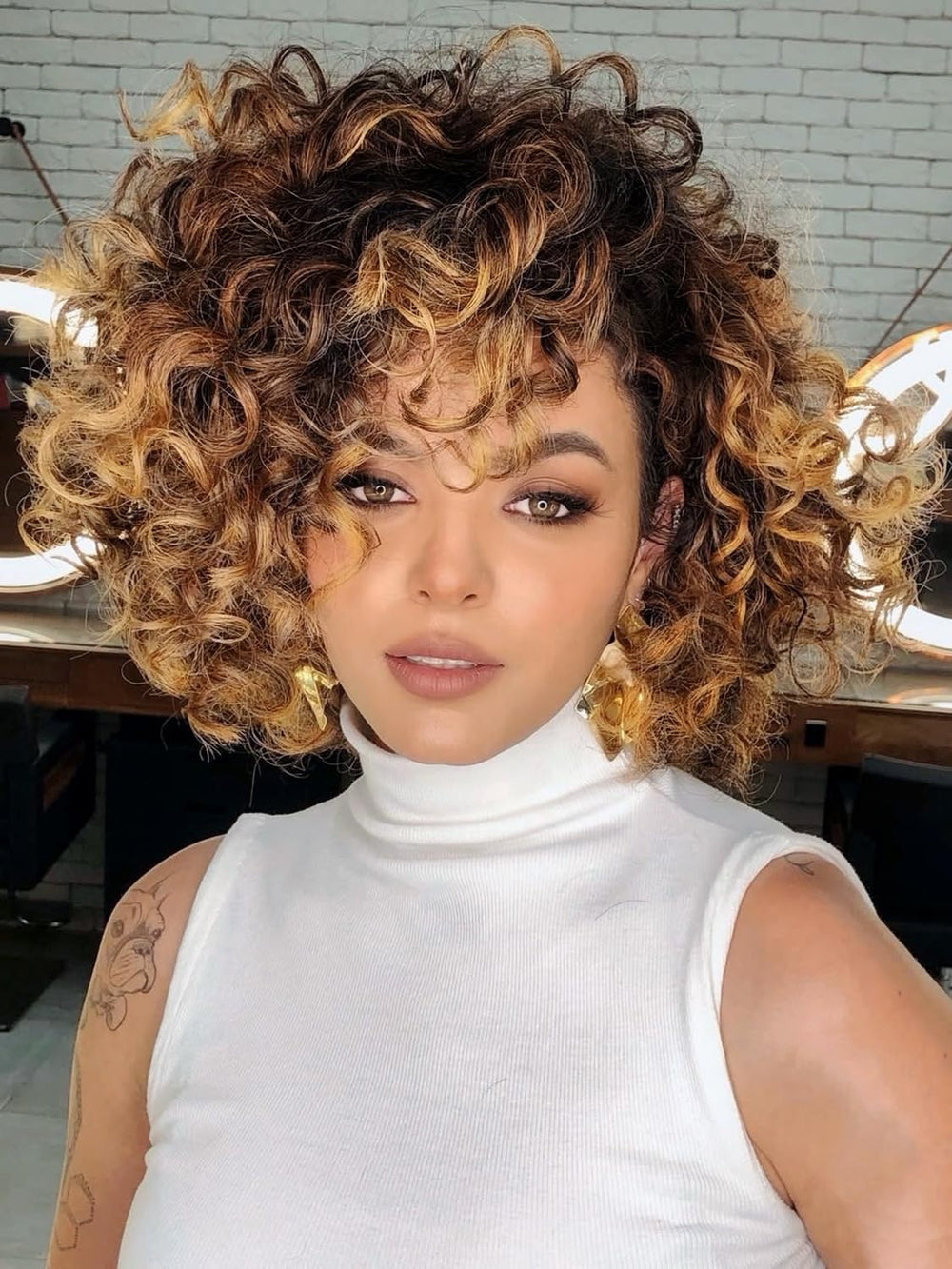 GOWIT Gogo Curl 8 inch six-pack packaging shows ready-to-install, lightweight, natural-looking synthetic curls.