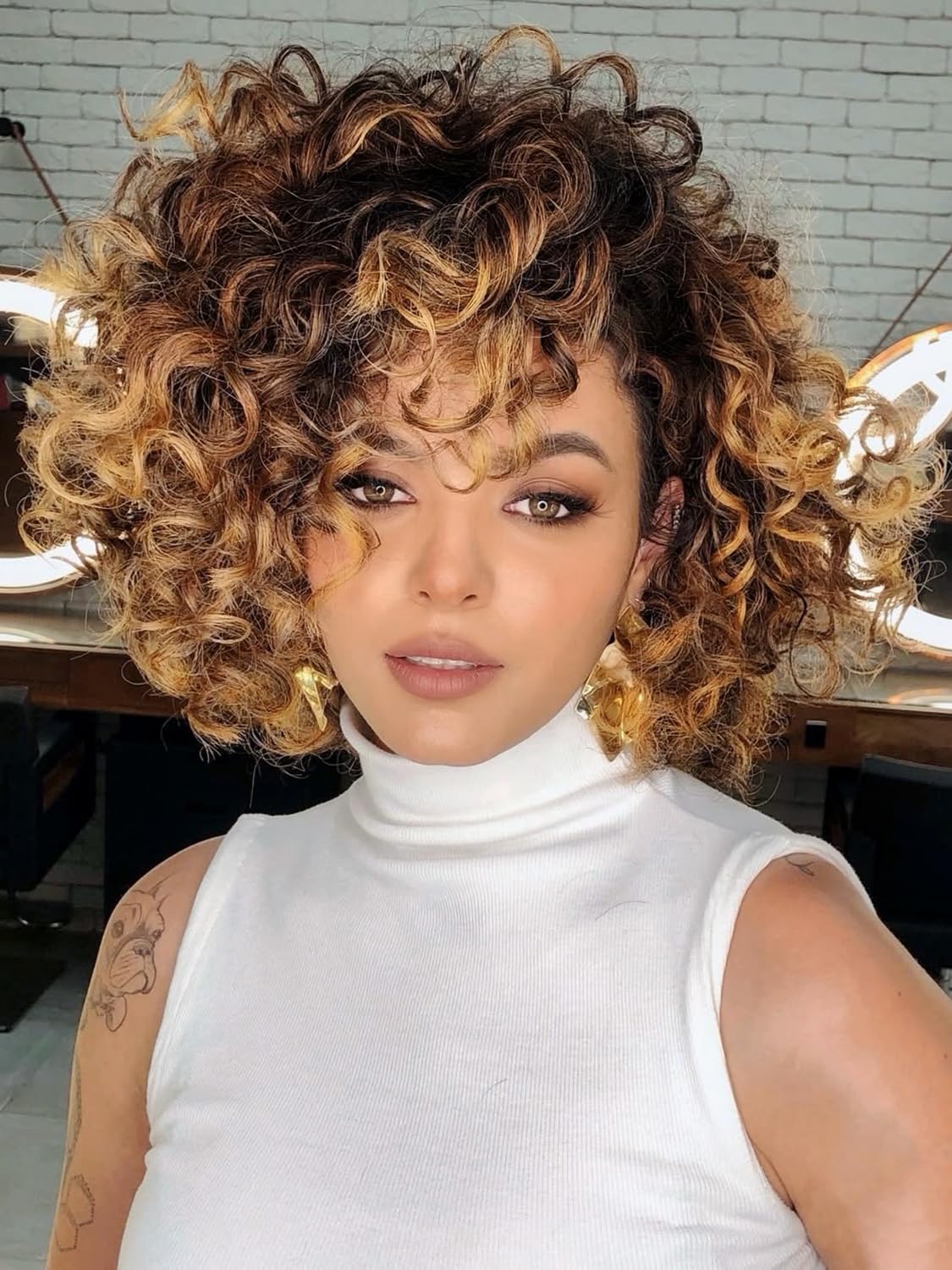 GOWIT Gogo Curl 8 inch six-pack packaging shows ready-to-install, lightweight, natural-looking synthetic curls.