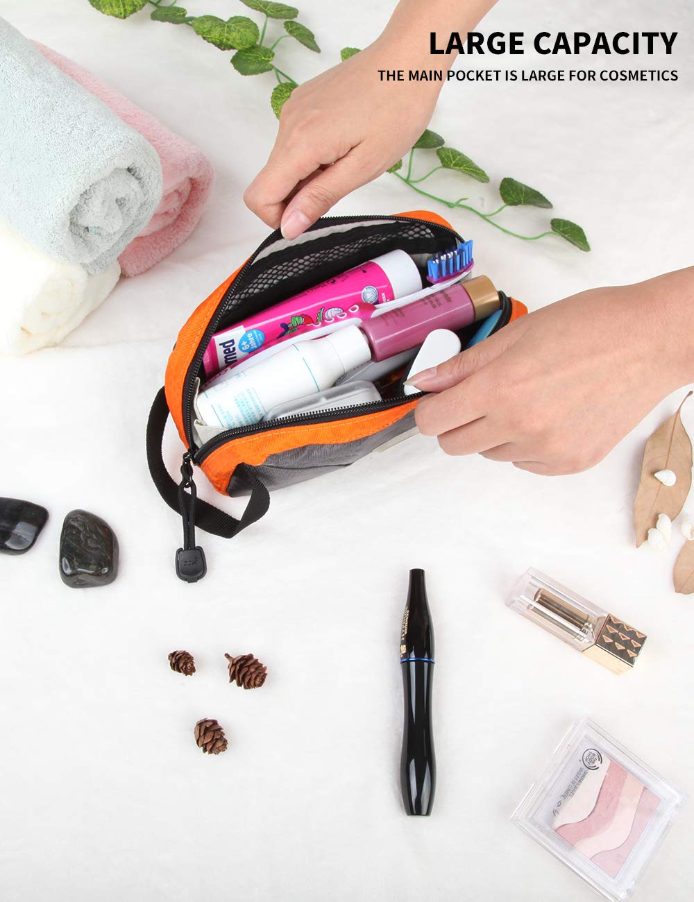 GOX travel toiletry bag inside pocket layout keeps toiletries neatly organized on trips.