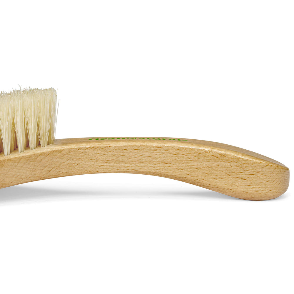 GranNaturals 360 wave brush in use after styling for a neat finish.
