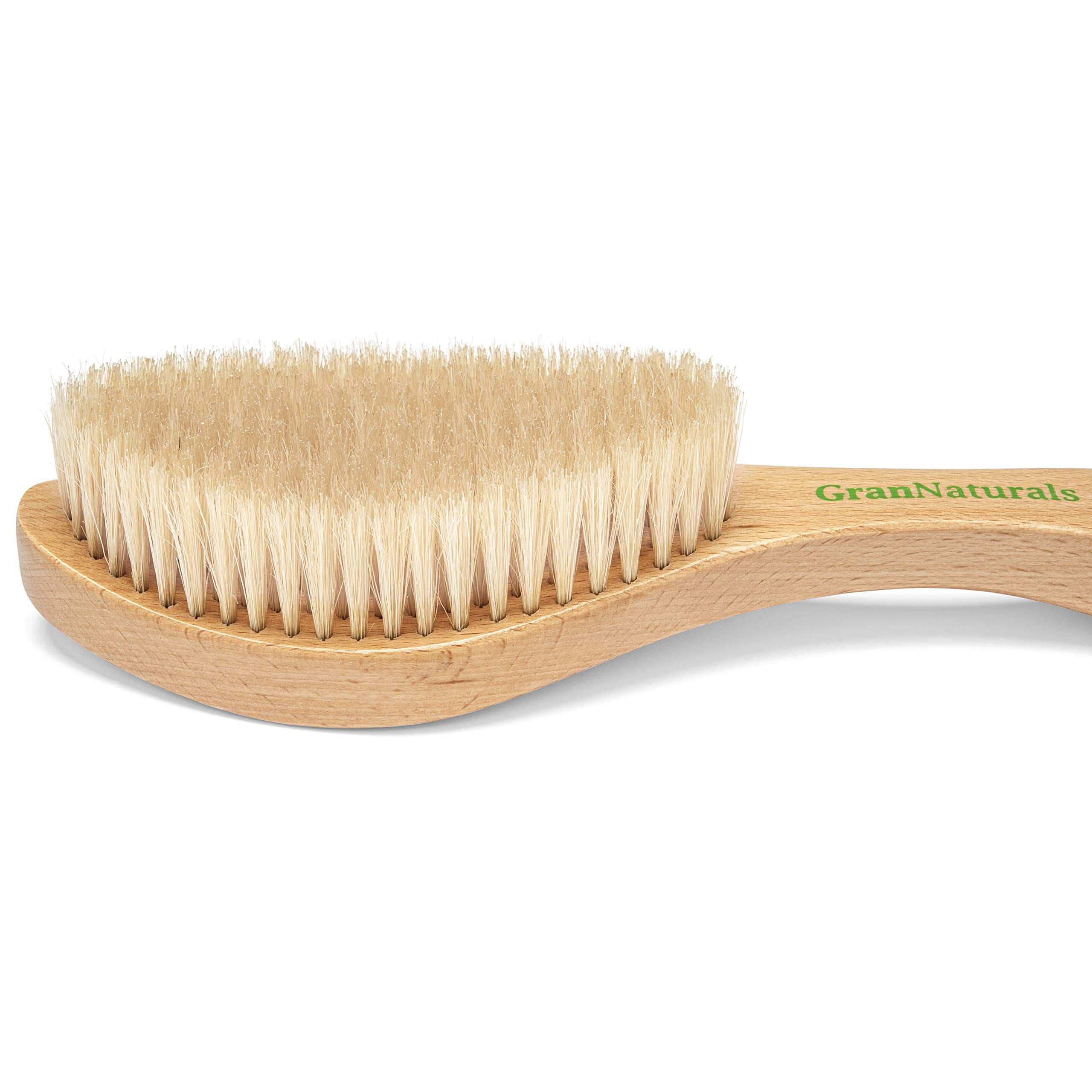GranNaturals angled bristles focus on crown area for even texture and lift.