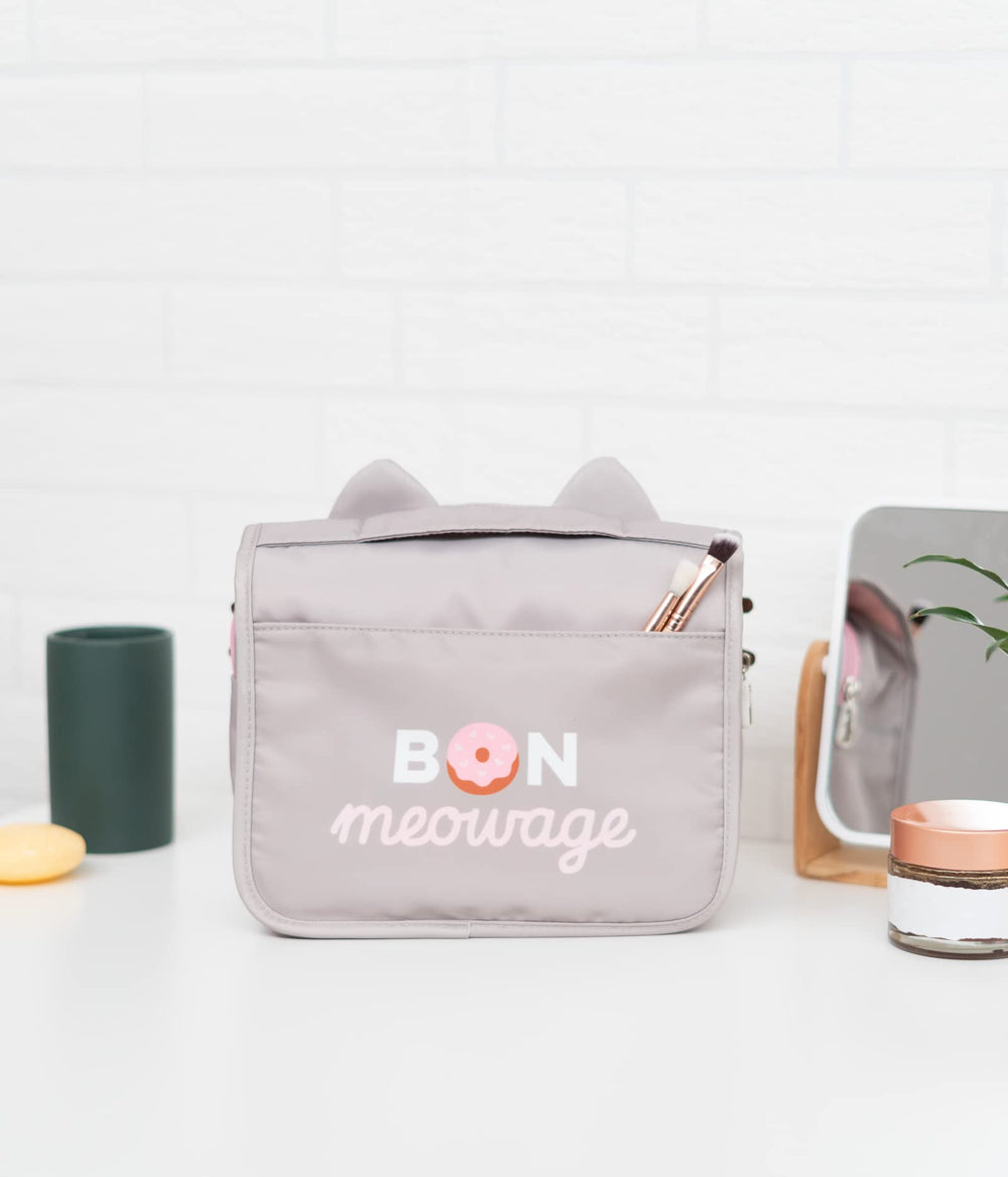 Grupo Erik Pusheen foldable beauty case ideal for compact trips
