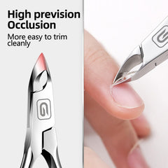 Gubonwer Cuticle Trimmer ergonomic angle demonstrates comfortable nail care.