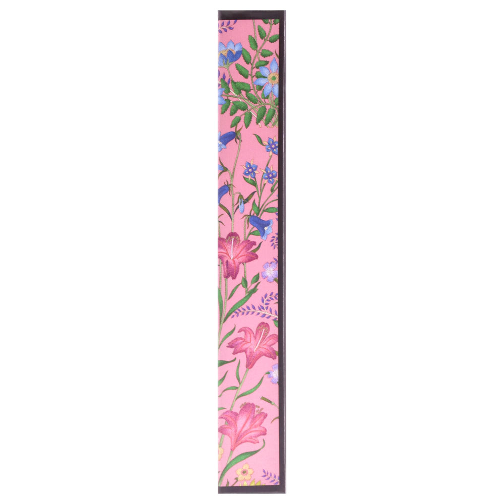 Lifestyle shot of Gucci Flora Gorgeous Gardenia wear for spring and summer moments.