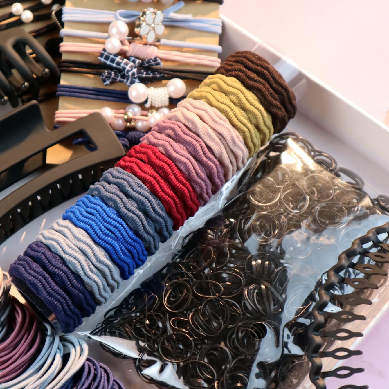 GUOXI variety-pack showcases versatile pieces for many hairstyles.