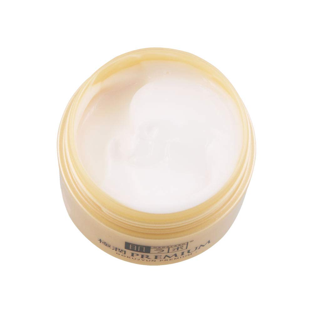 Cream on skin layer illustrating smooth, even application and moisture