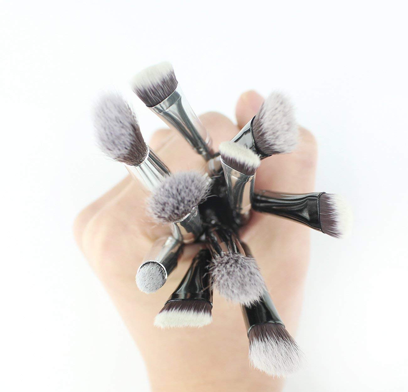 Hamowtux Harry Gifts soft-bristle wand set for comfortable blending