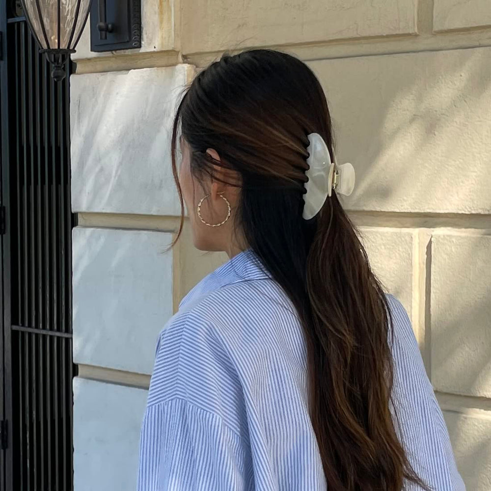 Hana Mia creme clip ideal for daily use with thick hair