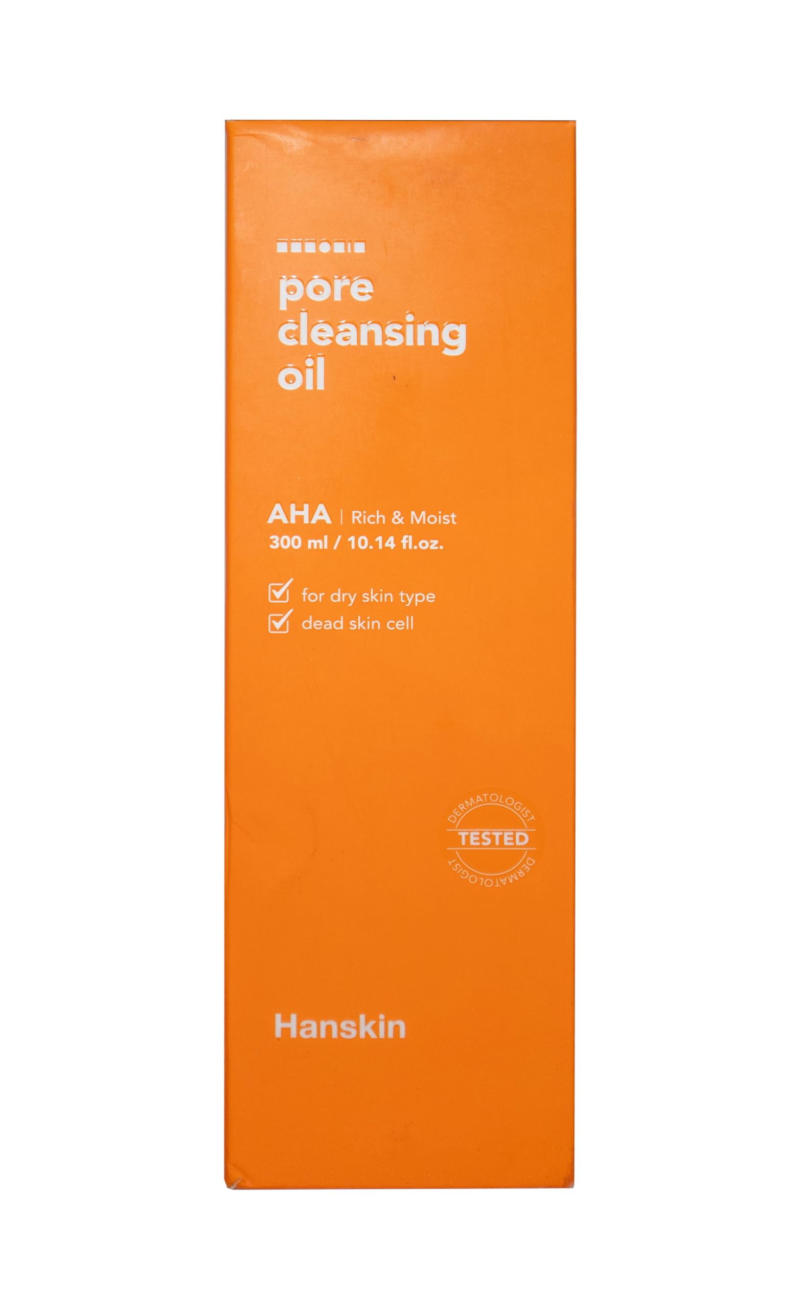 Hanskin AHA Pore Cleansing Oil leaves skin hydrated and refreshed after washing.