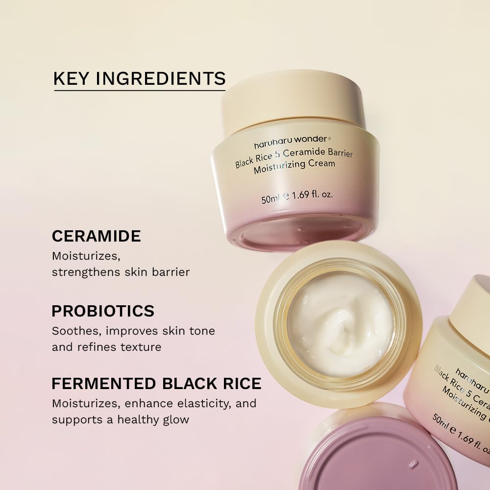 HARUHARU Wonder Black Rice ceramide capsules close-up demonstrate capsule delivery.