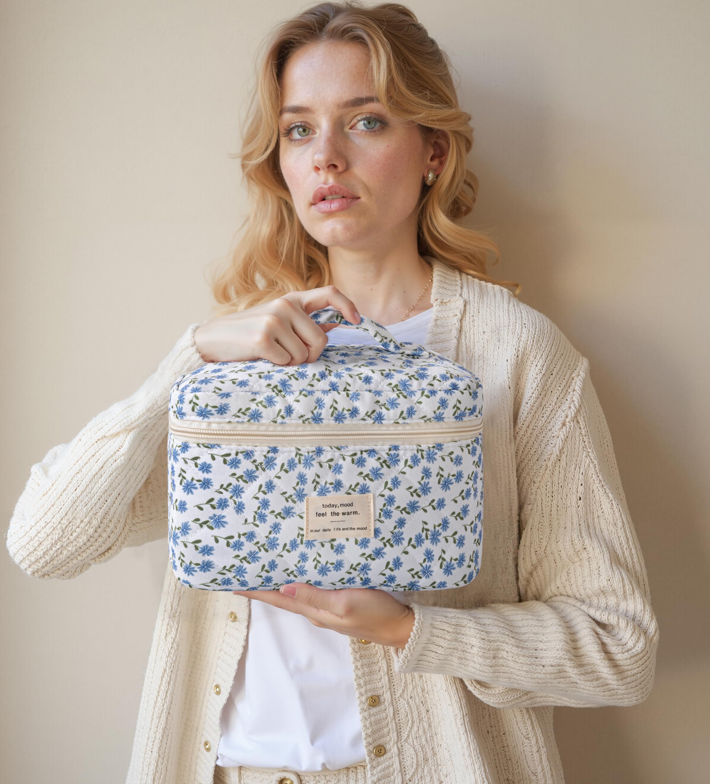 HBselect floral makeup bag makes a thoughtful gift for friends.