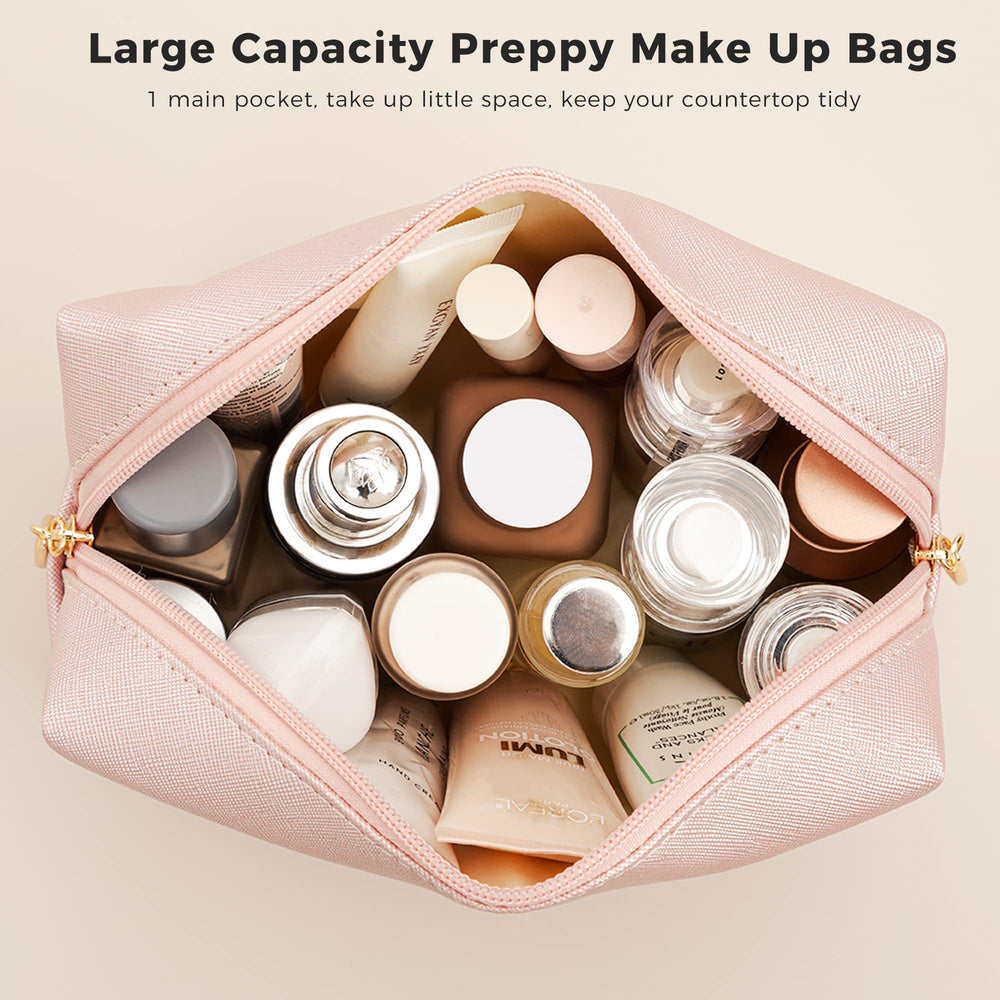 HBselect preppy design with gold-tone zipper elevates everyday routines.