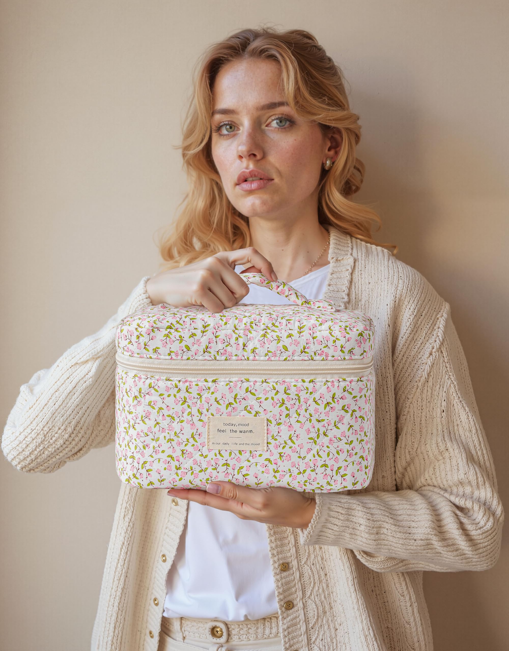 HBselect makeup bag daily-use accessory adds chic style to routines