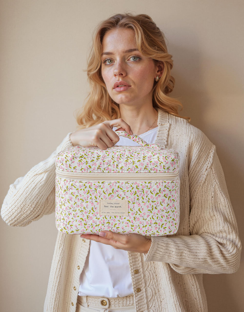 HBselect makeup bag daily-use accessory adds chic style to routines