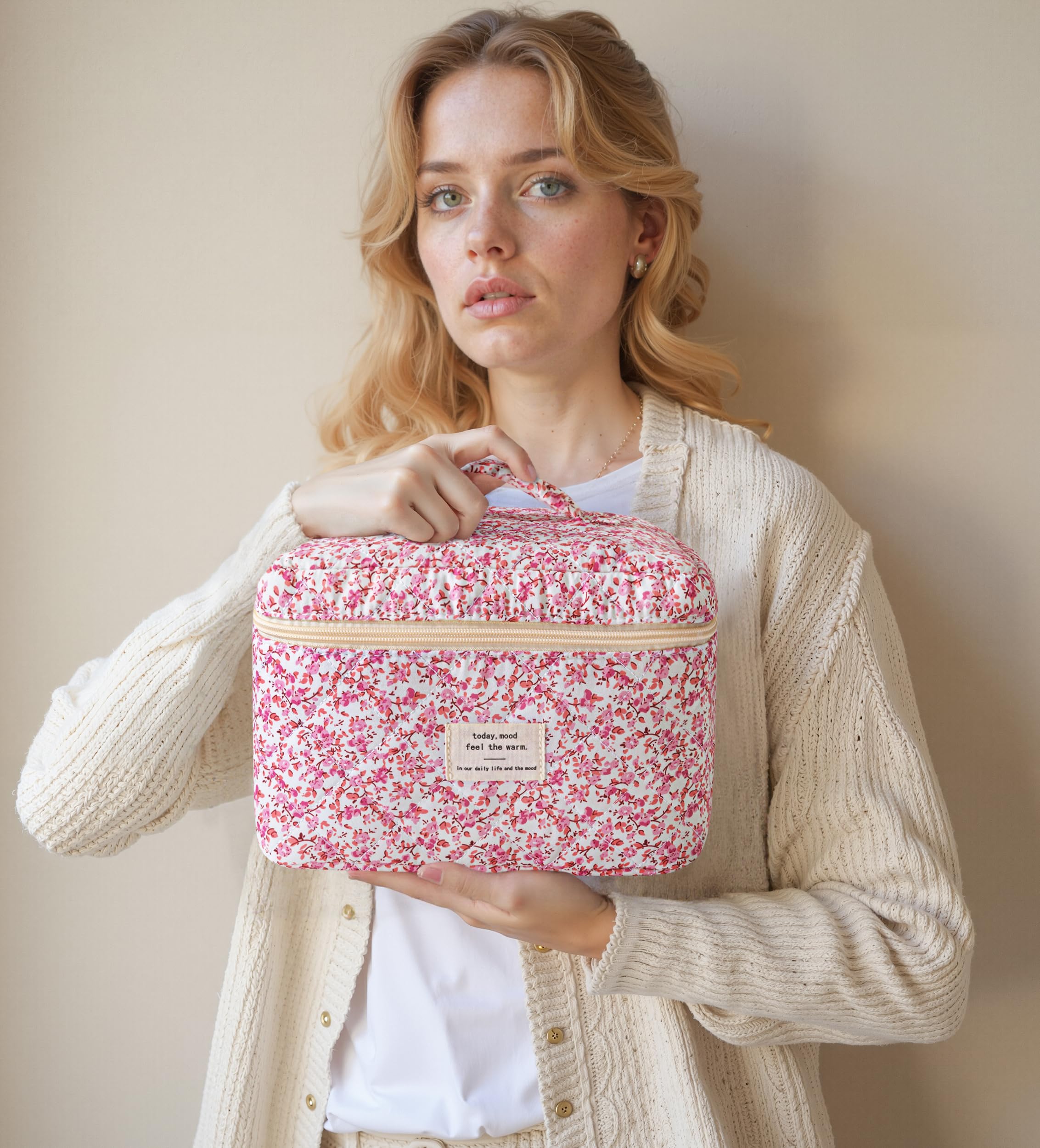 HBselect compact small pouch illustrates versatile, space-saving storage option.