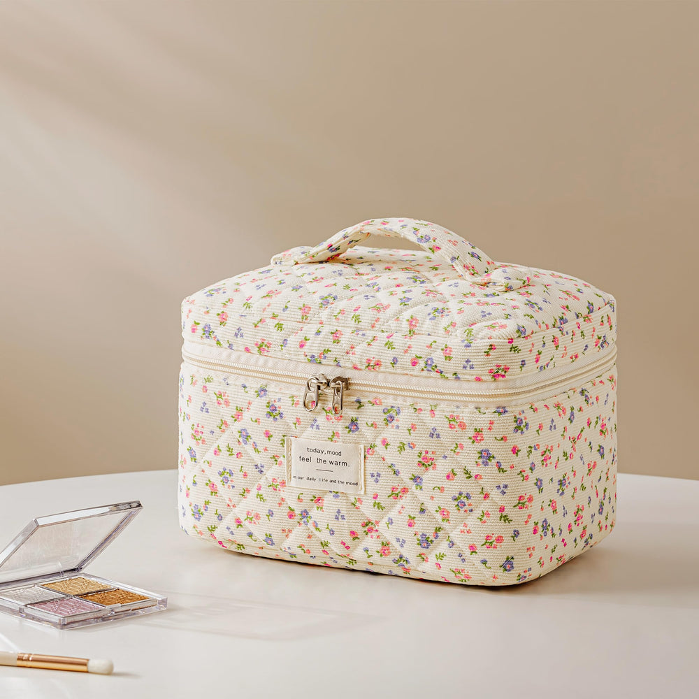 HBselect floral-pattern close-up communicates fashionable storage for cosmetics and travel