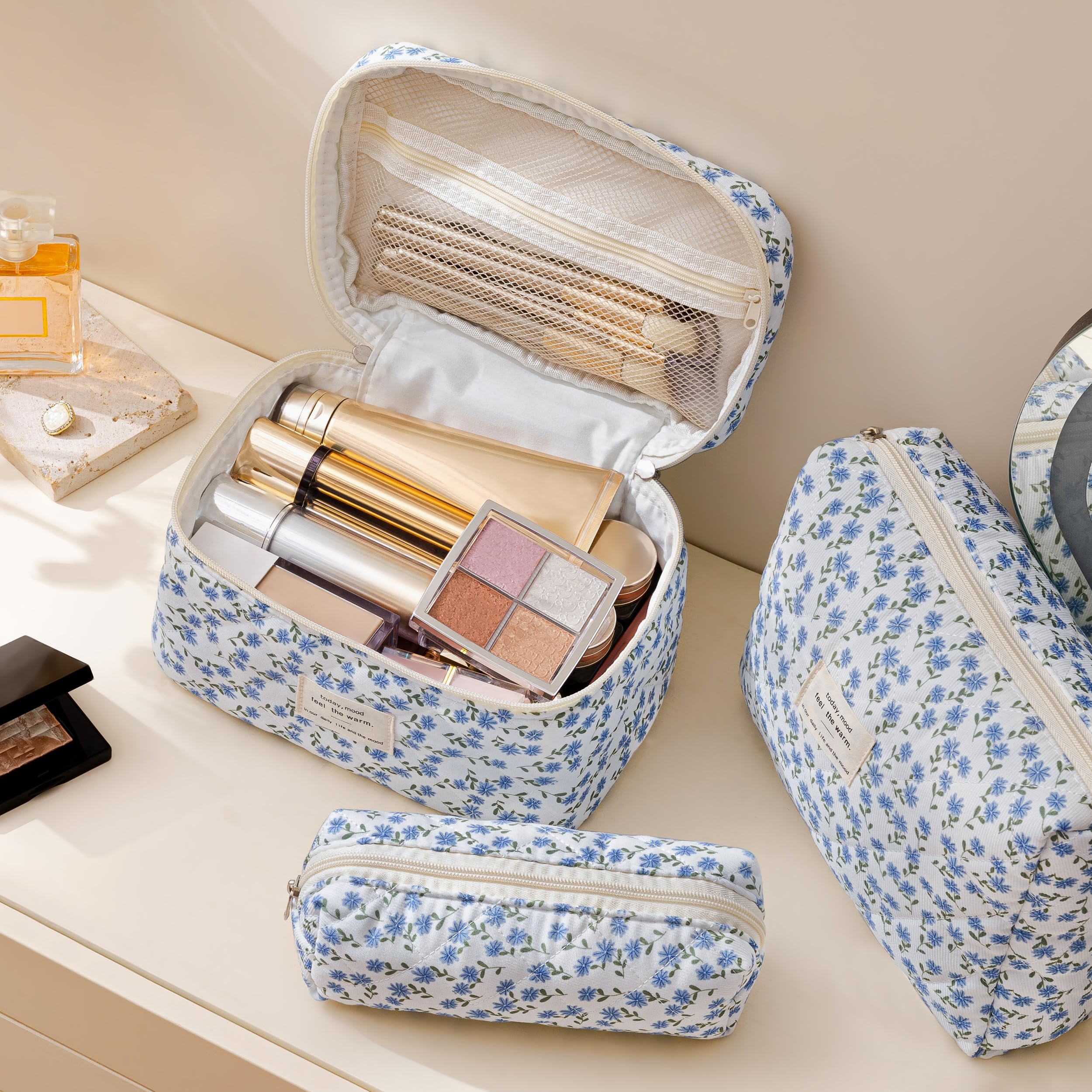 HBselect compact floral bag fits daily purse and keeps essentials organized.