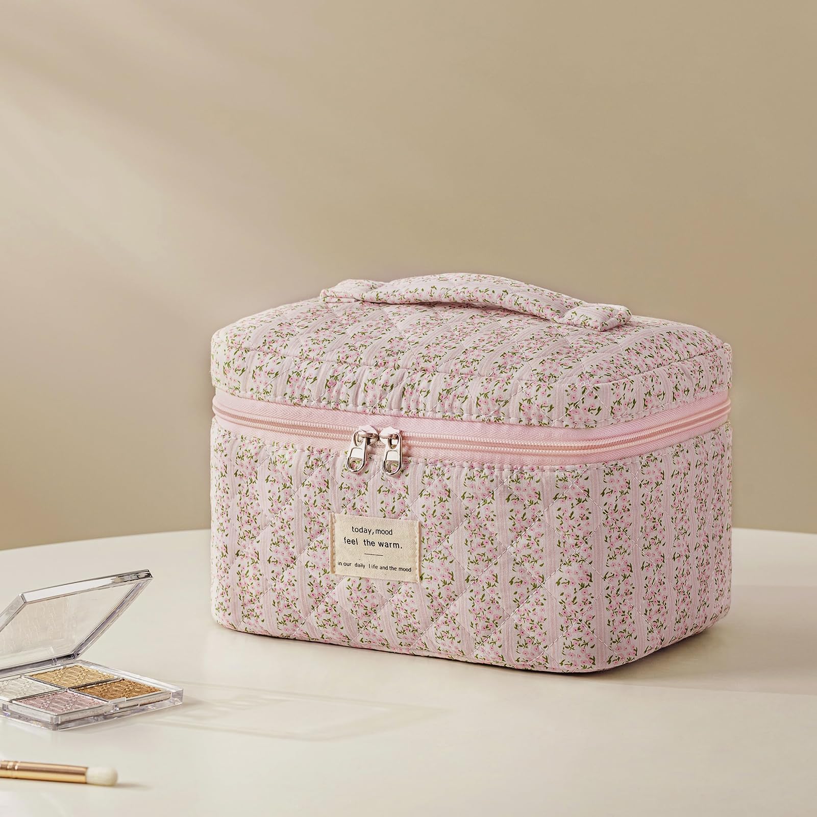 HBselect floral-pattern makeup bag adds stylish daily use with a vibrant print
