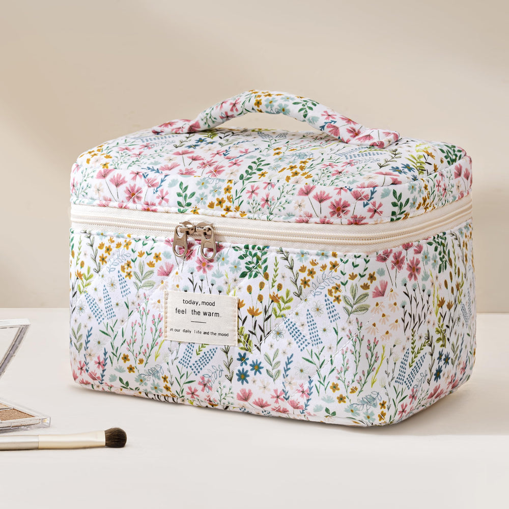 HBselect bag folds neatly to fit in your suitcase during travel