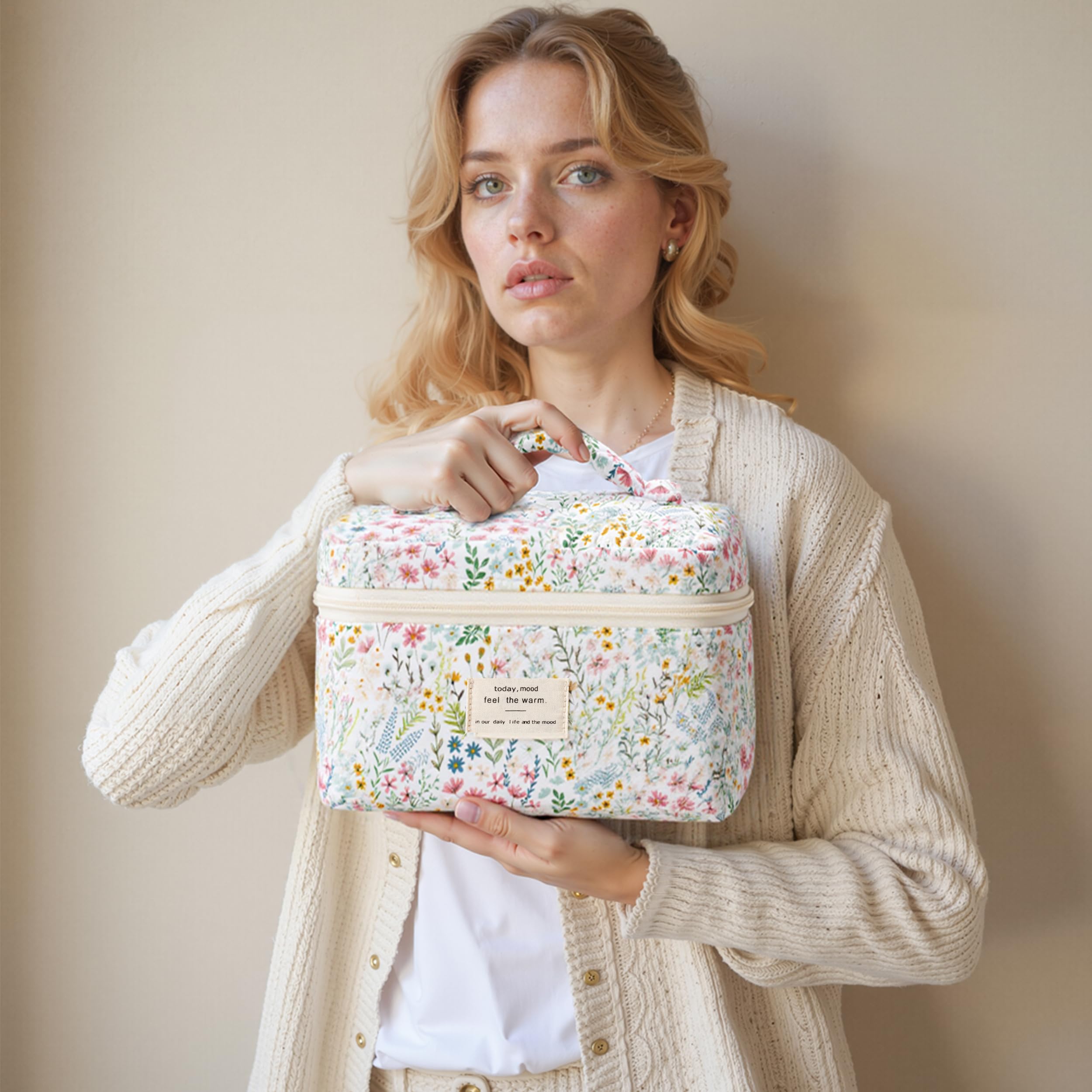 HBselect multi-purpose organizer keeps cosmetics organized and ready for on-the-go